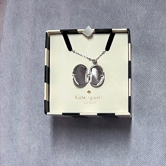 New KATE SPADE INITIALS LOCKET NECKLACE (F7) - Picture 6 of 6